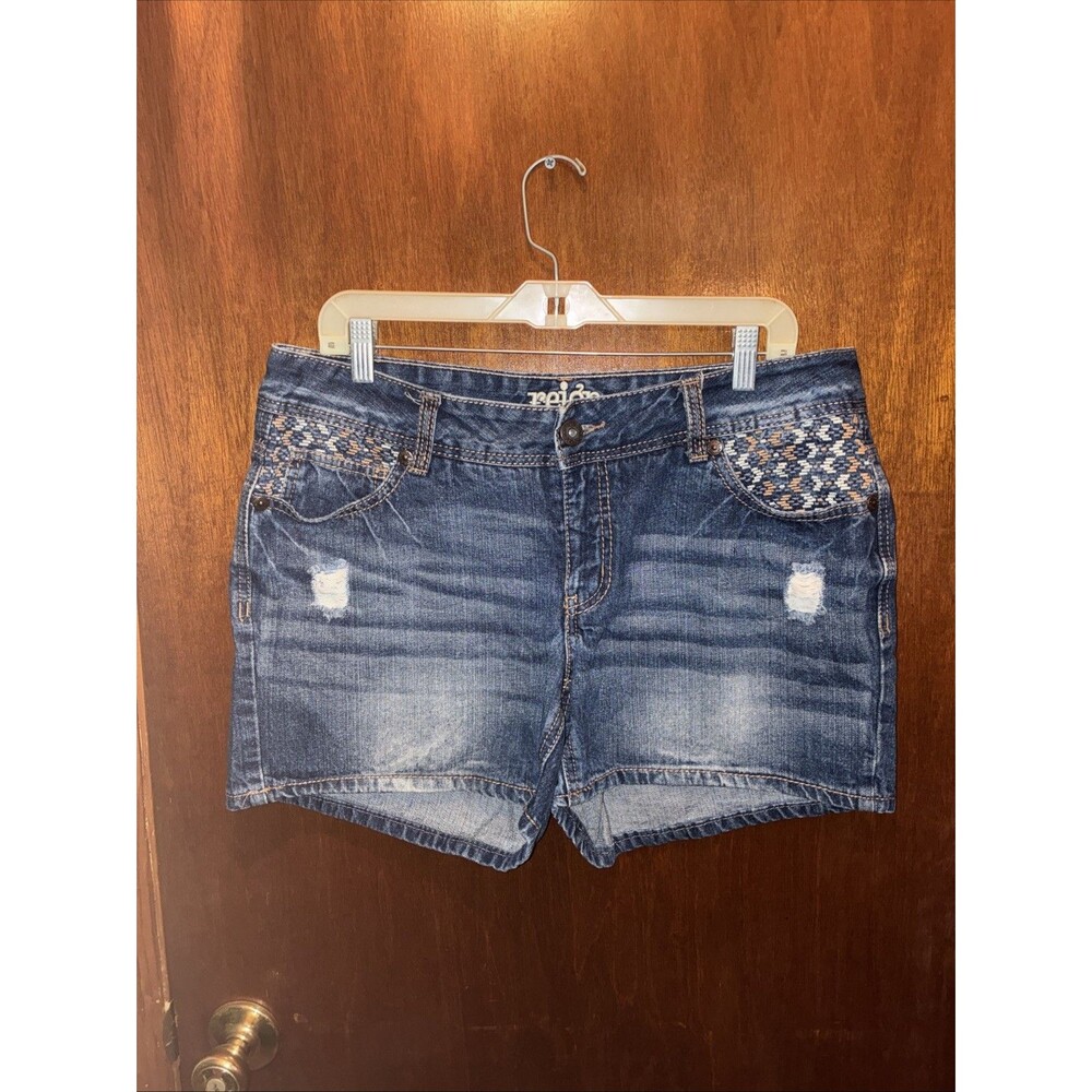 Reign Vintage Y2K Embroidered Distressed Denim Shorts Size 14